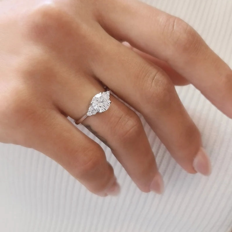 10K Gold Lab Grown Diamond CVD 1.5CT Round-Cut With Round Side Stones Engagement Ring