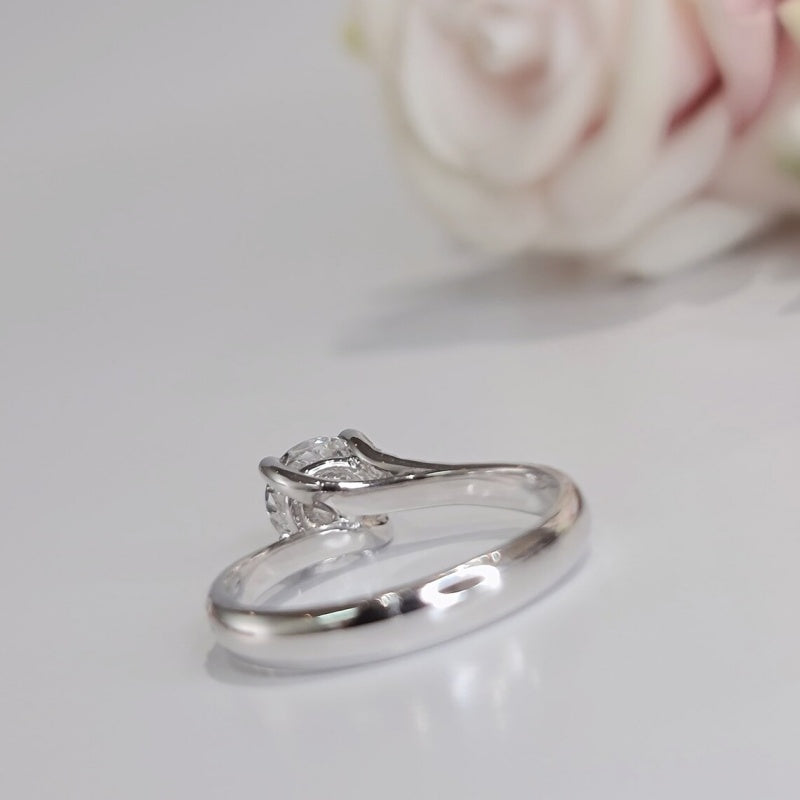 10K Gold Lab Grown Diamond CVD 1.5CT Round-Cut Unique Twist Wedding Ring