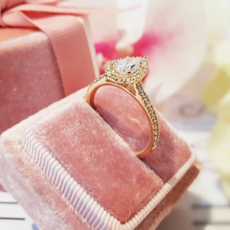14K Gold Lab Grown Diamond CVD 1CT Pear-Cut Halo Engagement Ring