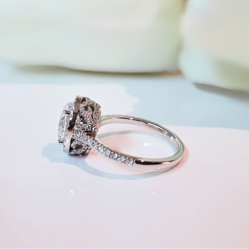 10K Gold Lab Grown Diamond CVD 2CT Oval-Cut Halo Classic Design Promise Ring