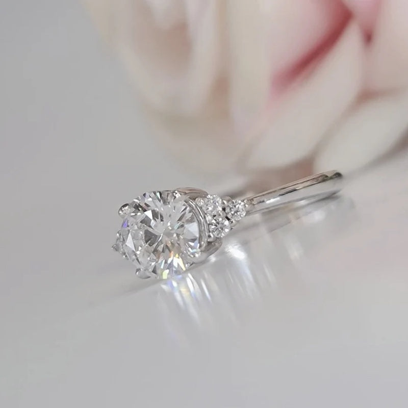 10K Gold Lab Grown Diamond CVD 1.5CT Round-Cut With Round Side Stones Engagement Ring
