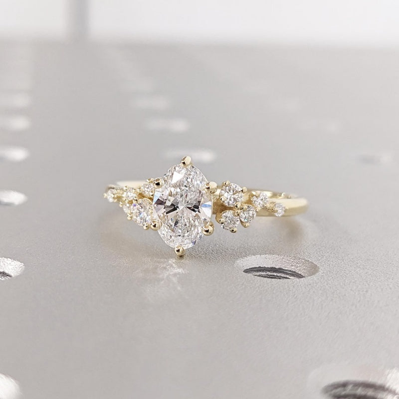 18k Gold Lab Grown Diamond CVD 2CT Oval-Cut Yellow Gold Unique Snowdrift 6 Prongs Engagement Ring