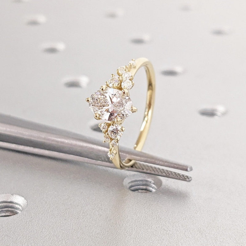 18k Gold Lab Grown Diamond CVD 2CT Oval-Cut Yellow Gold Unique Snowdrift 6 Prongs Engagement Ring