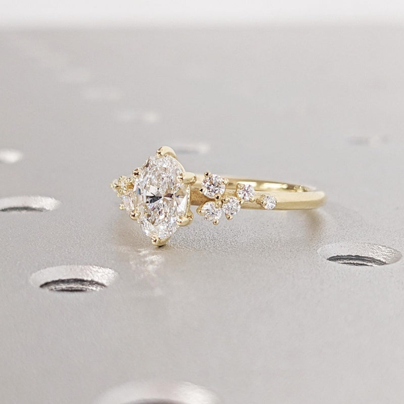 18k Gold Lab Grown Diamond CVD 2CT Oval-Cut Yellow Gold Unique Snowdrift 6 Prongs Engagement Ring