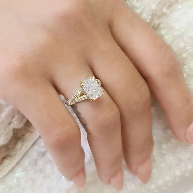 14K Gold Lab Grown Diamond CVD 2CT Radiant-Cut V-shaped Halo Engagement Ring