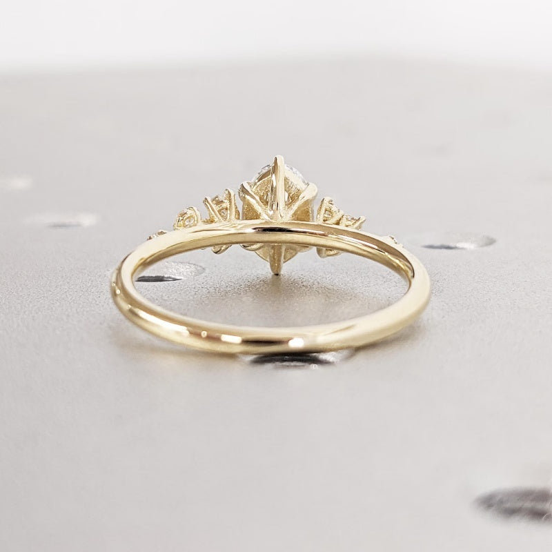 18k Gold Lab Grown Diamond CVD 2CT Oval-Cut Yellow Gold Unique Snowdrift 6 Prongs Engagement Ring