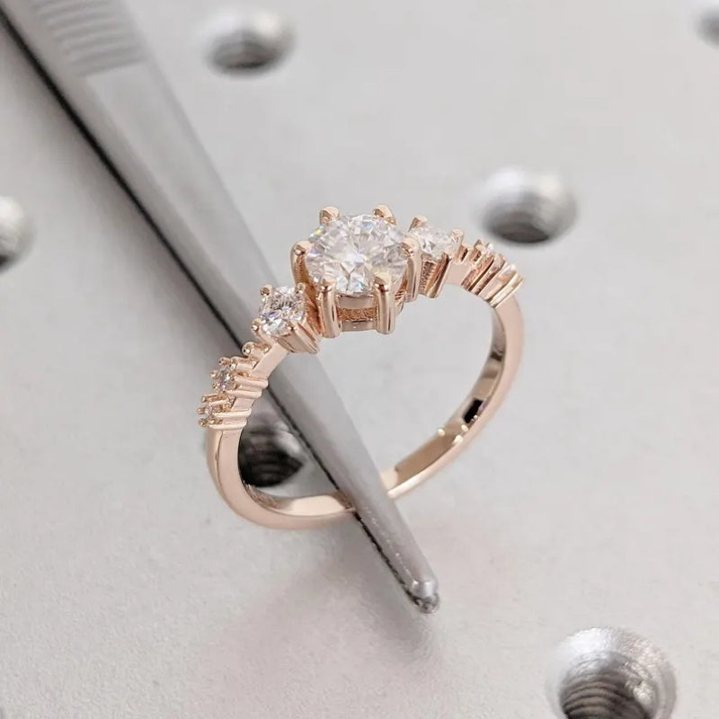 18k Gold Lab Grown Diamond CVD 2CT Round-Cut Delicate Vintage Ring