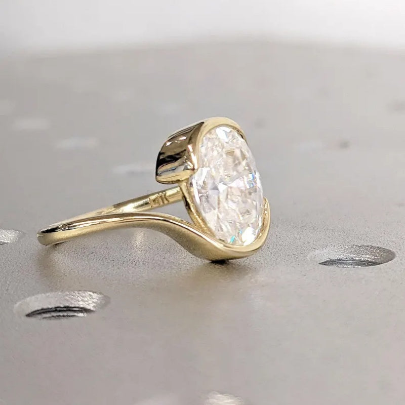 14K Gold Lab Grown Diamond CVD 2CT Oval-Cut Classic Vintage Style Bezel Setting Anniversary Ring