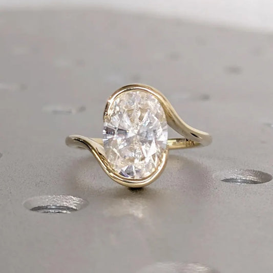 14K Gold Lab Grown Diamond CVD 2CT Oval-Cut Classic Vintage Style Bezel Setting Anniversary Ring