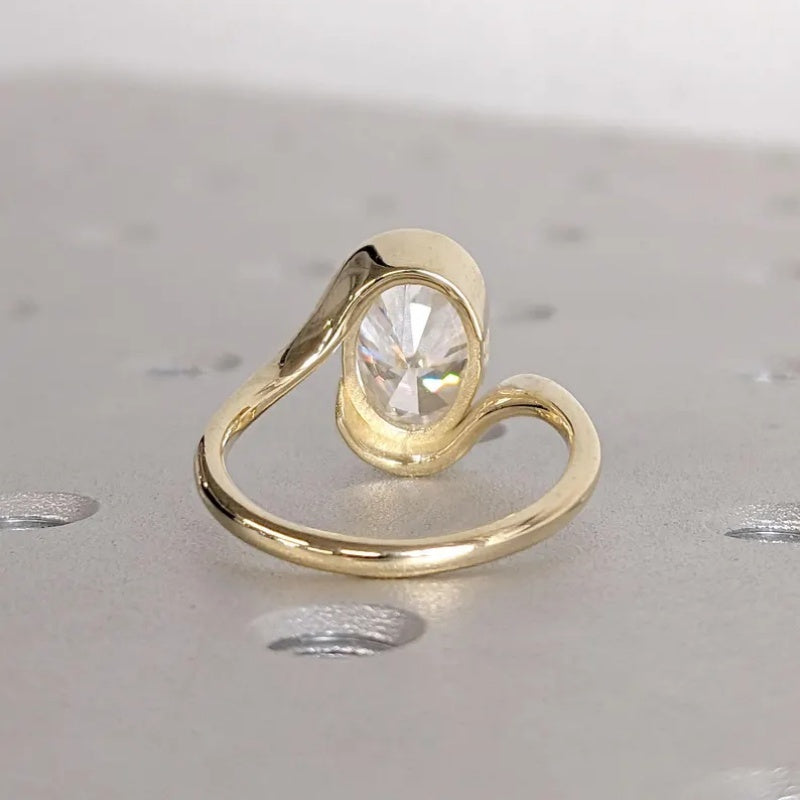 14K Gold Lab Grown Diamond CVD 2CT Oval-Cut Classic Vintage Style Bezel Setting Anniversary Ring