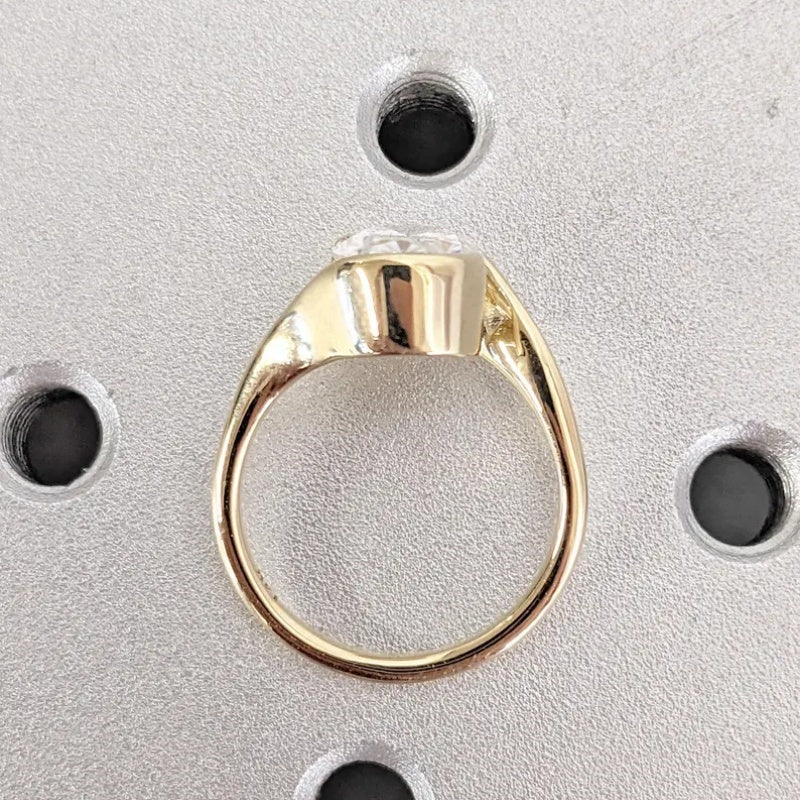 14K Gold Lab Grown Diamond CVD 2CT Oval-Cut Classic Vintage Style Bezel Setting Anniversary Ring