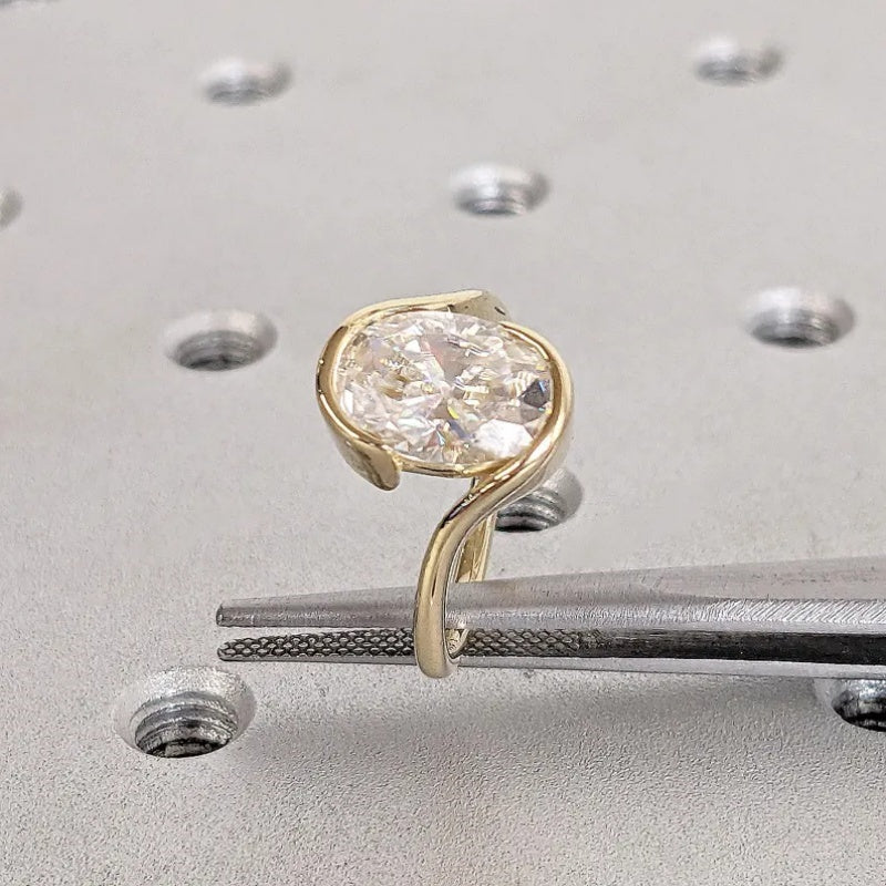14K Gold Lab Grown Diamond CVD 2CT Oval-Cut Classic Vintage Style Bezel Setting Anniversary Ring