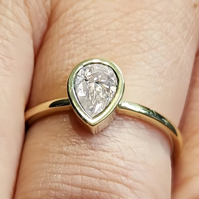 10K Gold Lab Grown Diamond CVD 1.5CT Pear-Cut Bezel Setting simple and Stylish Engagement Ring